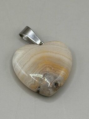 Heart-Shaped Lace Agate Pendant in Cream and Beige